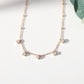 Collier chaîne dorée avec 5 strass