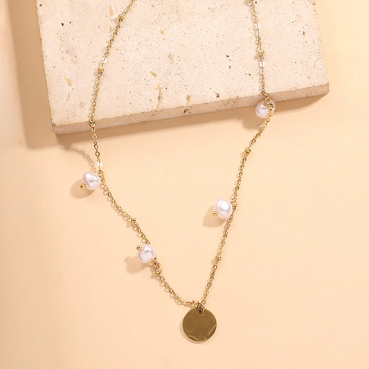 Collier Chaîne Fine Dorée Avec Perles Blanches Et Pendentif Disque à graver