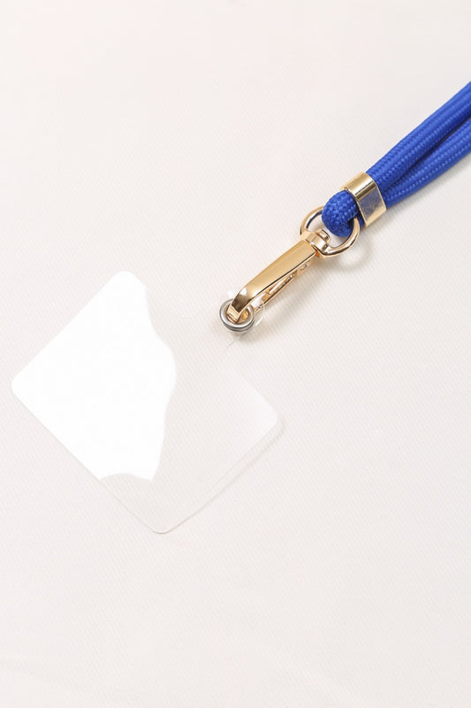 Bandoulière chaîne bleue électrique pour téléphone avec bout en caoutchouc à mettre dans une coque