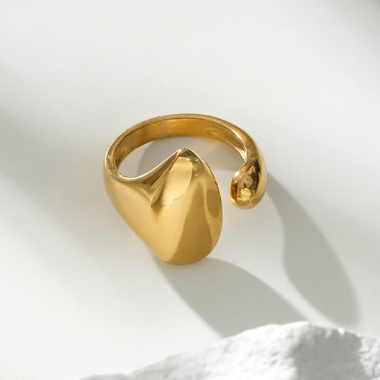Bague Dorée Avec Goutte Brillante