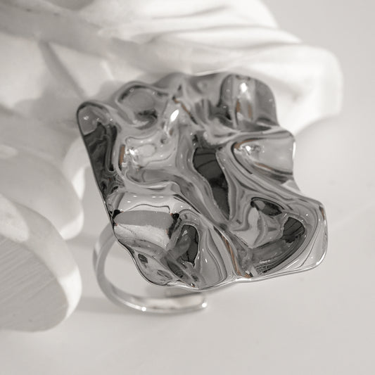 Bague Argentée Ajustable Plaque Plissée Brillante