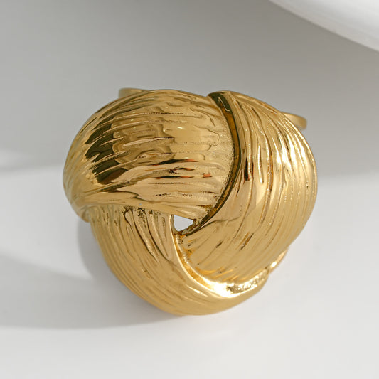 Bague Dorée Large Bandes Croisées Gravure Lignes