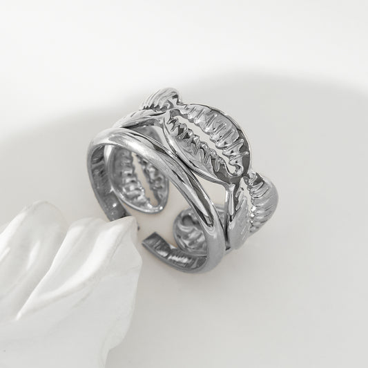 Bague Argentée Large Bande En Coquille