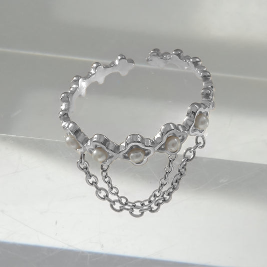 Bague Argentée Incrustée de Perles Avec Double Chaînes