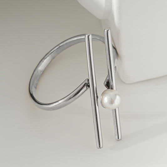 Bague Argentée Double Barres Obliques Avec Perle