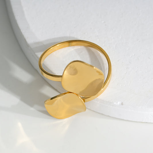 Bague Dorée Spirale Avec Double Plaques Concaves