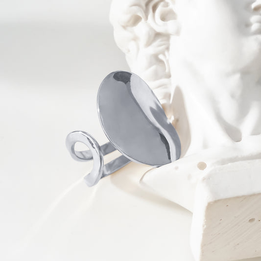 Bague Argentée Ouverte Disque Courbé Brillant