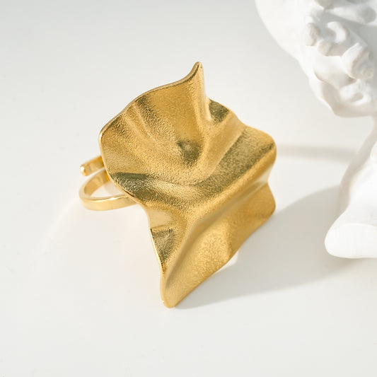Bague Dorée Ajustable Large Plaque Texturée Ondulée