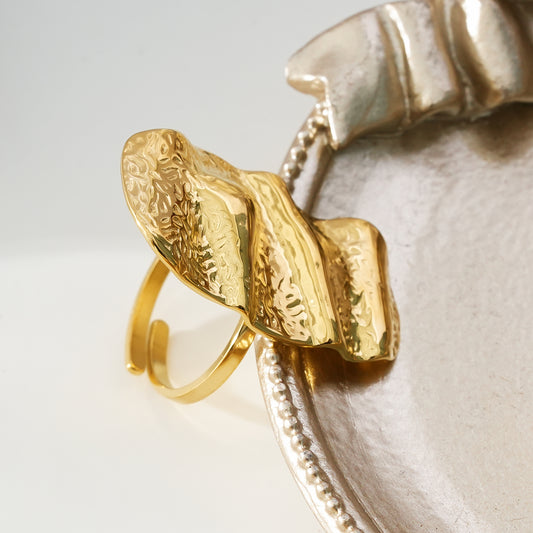 Bague Dorée Ajustable Plaque Irrégulière Martelée