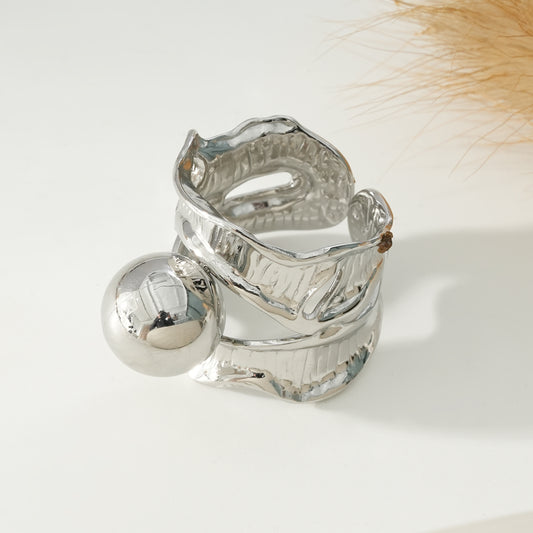 Bague Argentée Double Bandes A Volants Avec Boule