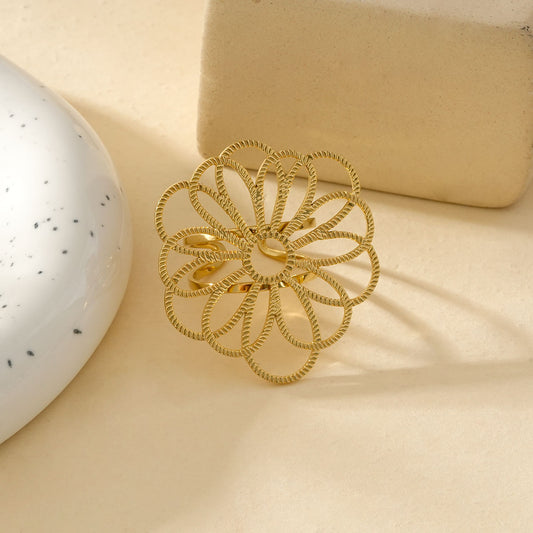 Bague Dorée Floral Léger Et Raffiné