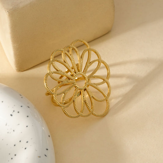 Bague Dorée Floral Léger Et Raffiné