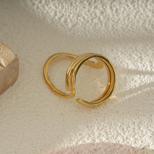Bague Dorée Ouverte Inspiration Sculpturale Asymétrique