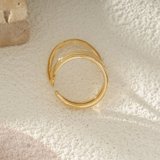 Bague Dorée Ouverte Inspiration Sculpturale Asymétrique