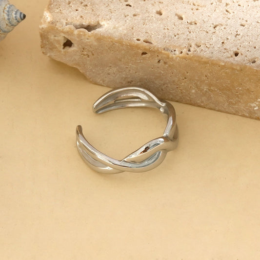 Bague Argentée Entrelacé Fluide