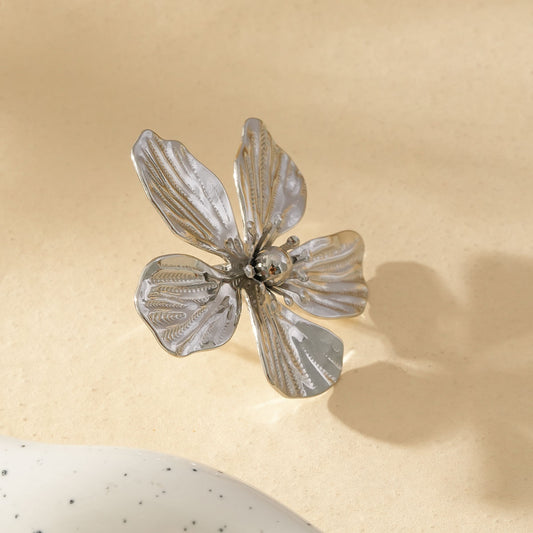 Bague Argentée Ajustable Fleur Aux Pétales Détaillés