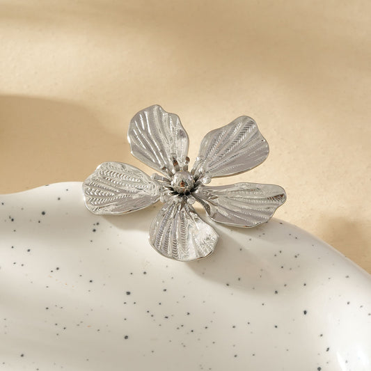 Bague Argentée Ajustable Fleur Aux Pétales Détaillés