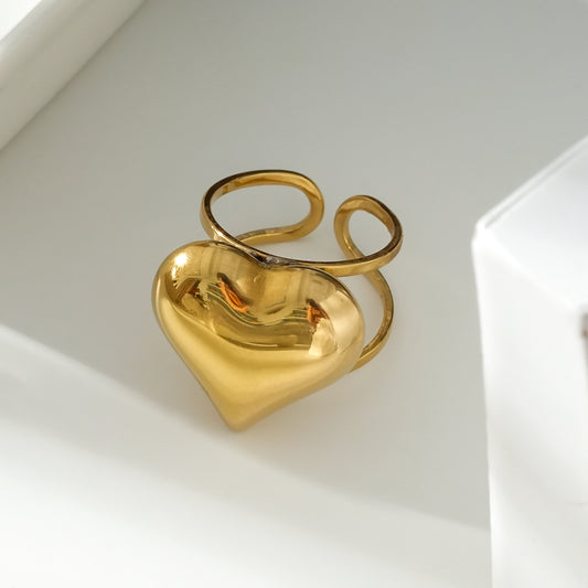 Bague Corde Incurvée Avec Cœur Dorée