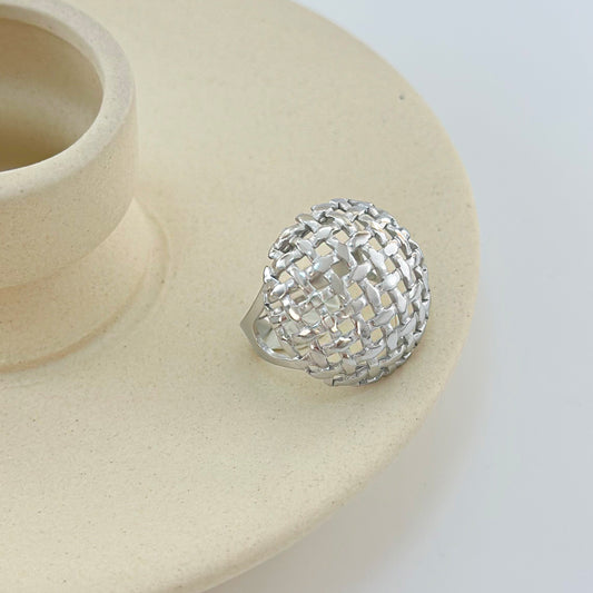 Bague Argentée Dôme Motif Quadrillé