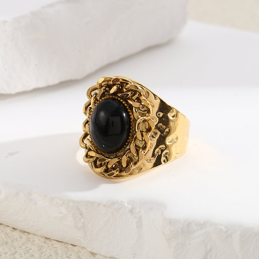 Bague Dorée Large Avec Chaîne En Maillons Et Grosse Pierre Noire