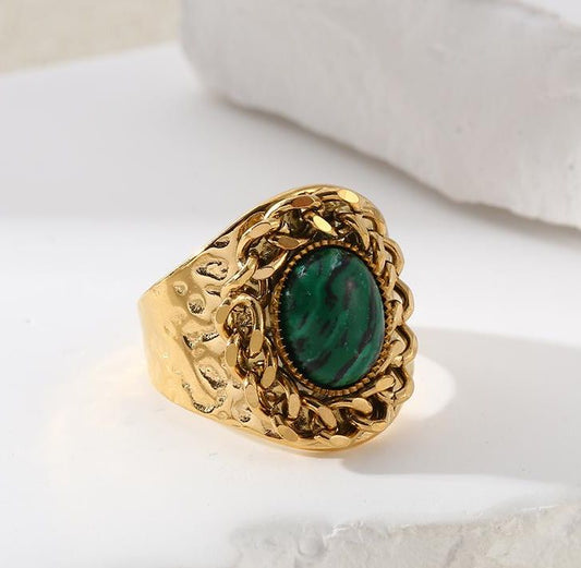 Bague Dorée Large Avec Chaîne En Maillons Et Grosse Pierre Malachite