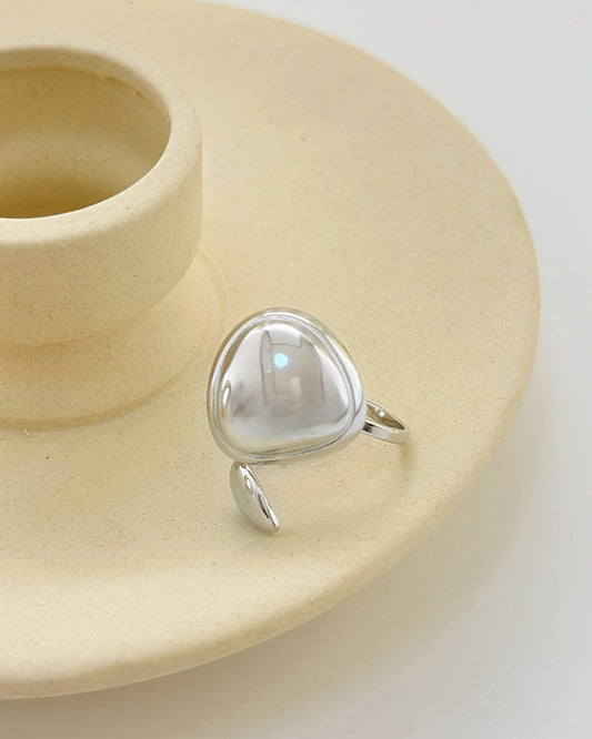 Bague Argentée Spirale Avec Bouton Triangle Et Goutte