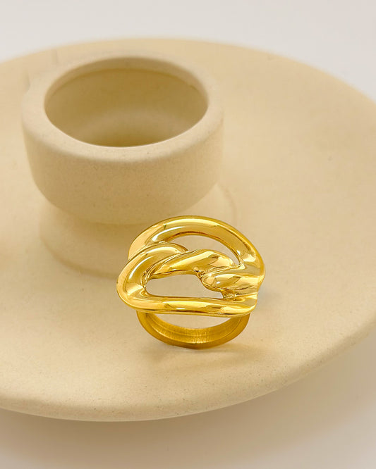 Bague Dorée Double Anneaux Irréguliers Entrelaces Brillants