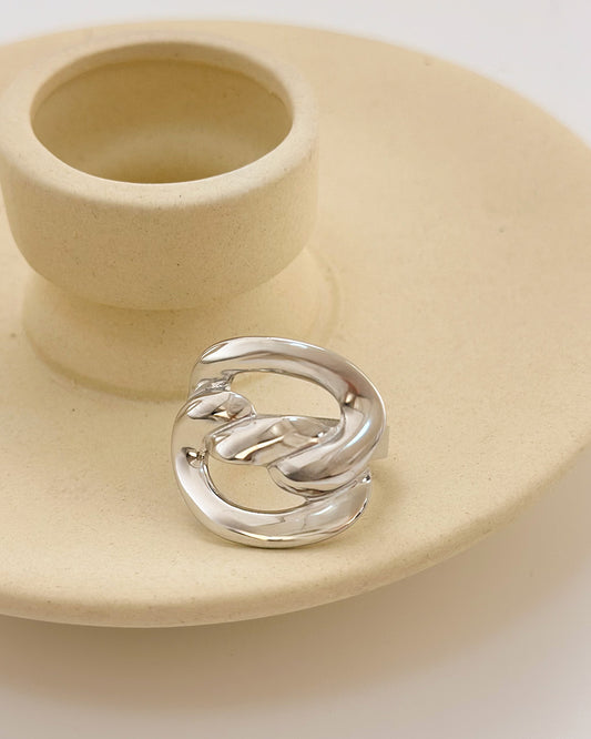 Bague Argentée Double Anneaux Irréguliers Entrelacés Brillants