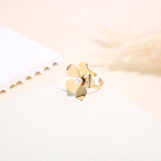 Bague Dorée Fleur Avec Perle Synthétique