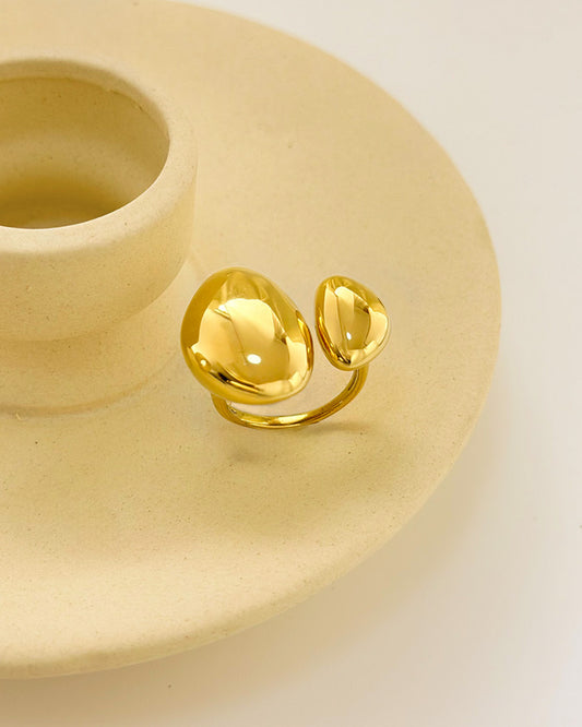 Bague Dorée Avec Deux Boutons Irréguliers Brillants