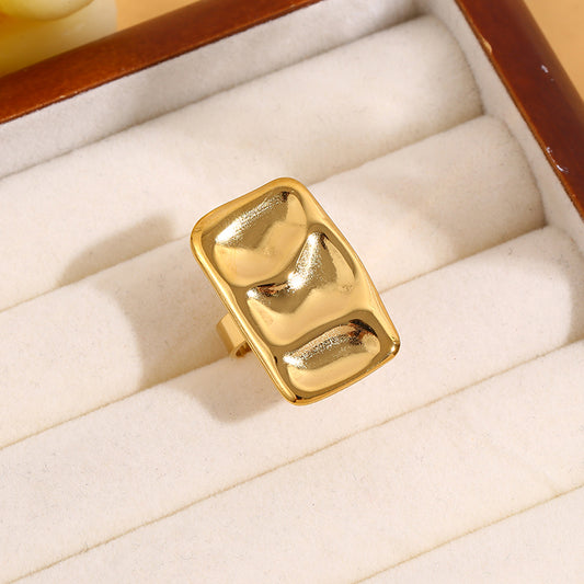 Bague Dorée avec Rectangle Martelée