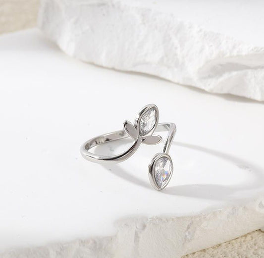 Bague Argentée Spirale Fleur Et Feuille Avec Strass