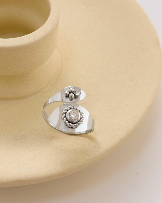 Bague Argentée Câlin Ornée de Strass Perles Argentées Et Anneau Tressé