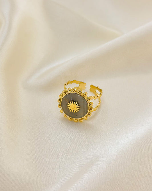 Bague Dorée Ouverte Cadre Soleil Incrustée de Pierre Grise
