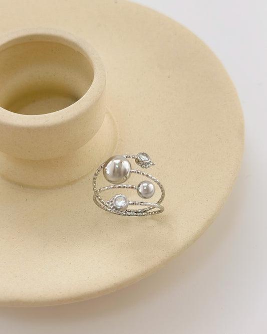 Bague Argentée Multi Anneaux Gravés Avec Strass Et Boules