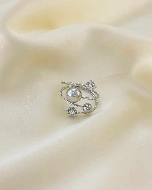 Bague Argentée Multi Anneaux Gravés Avec Strass Et Boules