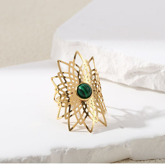 Bague Dorée Motif Fleurs Multicouches Avec Pierre Malachite