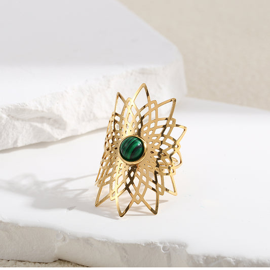 Bague Dorée Motif Fleurs Multicouches Avec Pierre Malachite