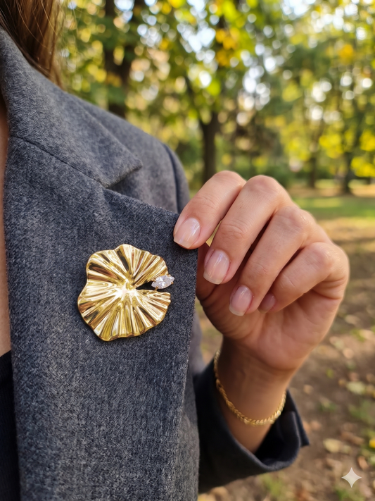 Broche Disque Irrégulière Ondulée Brillante Avec Strass