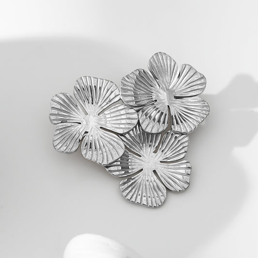 Broche Argentée Trois Fleurs