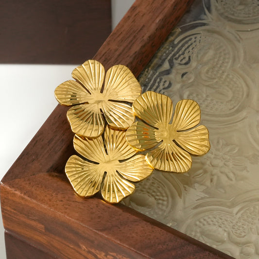 Broche Dorée Trois Fleurs