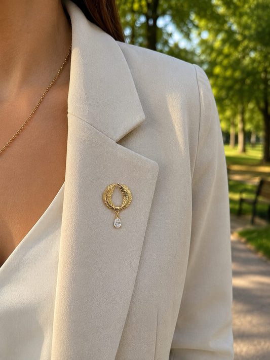 Broche Dorée Couronne de Laurier Avec Strass Goutte