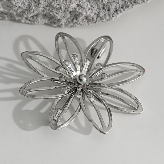 Broche argenté fleurs
