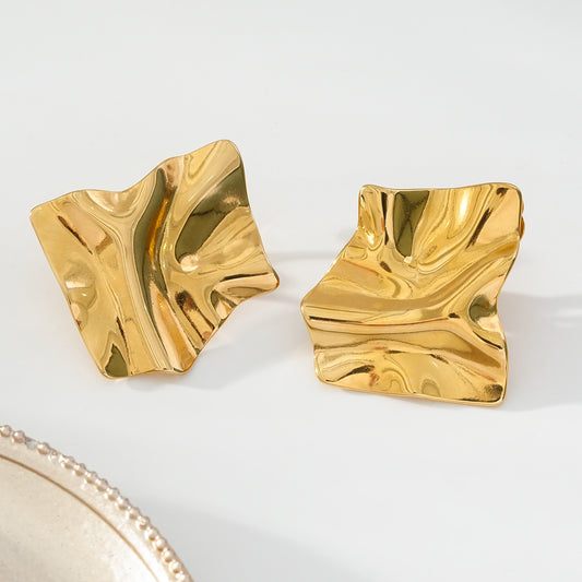 Boucles d'Oreilles Dorées Plaques Carrées Ondulées Brillantes à Clip