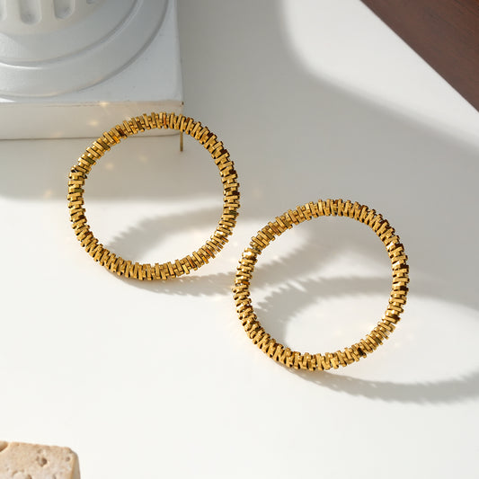 Boucles d'Oreilles Dorées Rondes de Cubes Plats Décalés