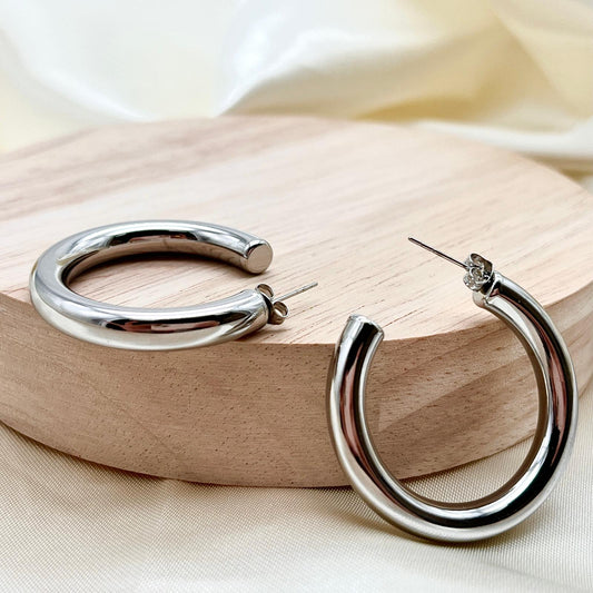 Boucles d'Oreilles Argentées Créoles Ouvertes en Acier