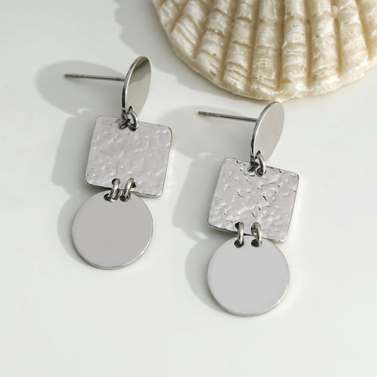 Boucles d'Oreilles Argentées Pendantes Plaques Martelées