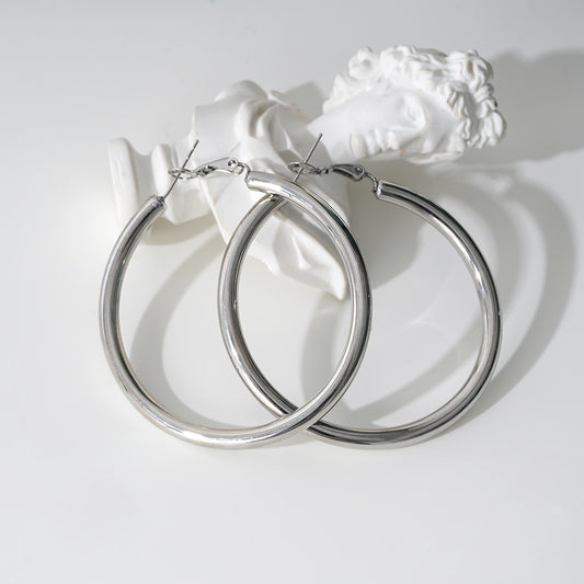 Boucles d'Oreilles Argentées Créoles Simples Brillantes