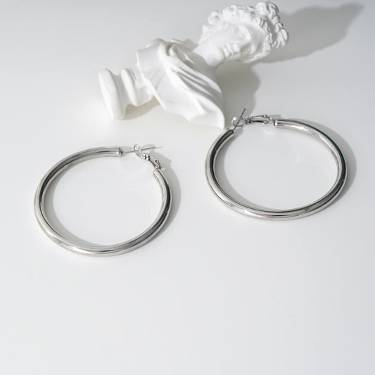 Boucles d'Oreilles Argentées Créoles Simples Brillantes