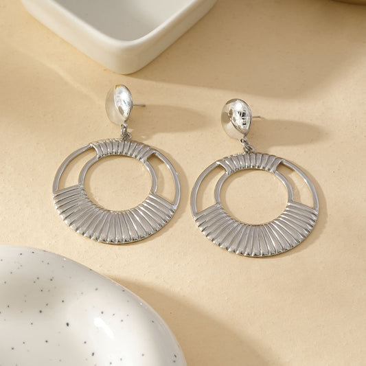 Boucles d'Oreilles Argentées Cercle Ajouré